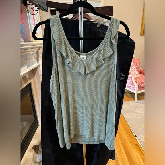 Cabi - Light Sage Green Ruffled Neckline Tank Top - Size L - Picture 3 of 9
